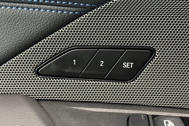 BMW i4 bild 17