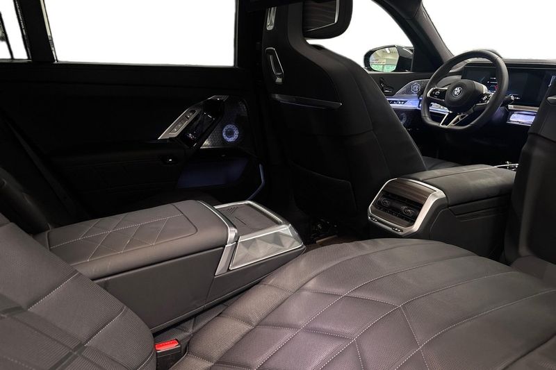 BMW i7 bild 7