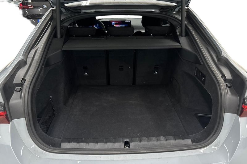 BMW i4 bild 10