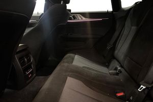 BMW i4 bild 11