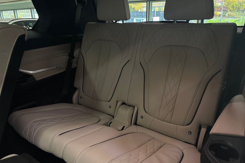 BMW X7 bild 12