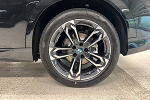 BMW iX2 bild 16