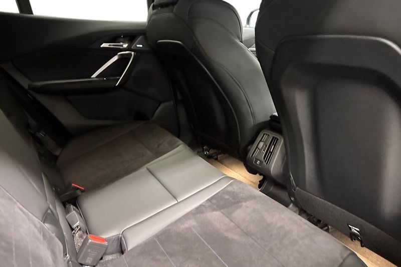 BMW iX2 bild 7