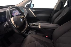 BMW iX bild 12