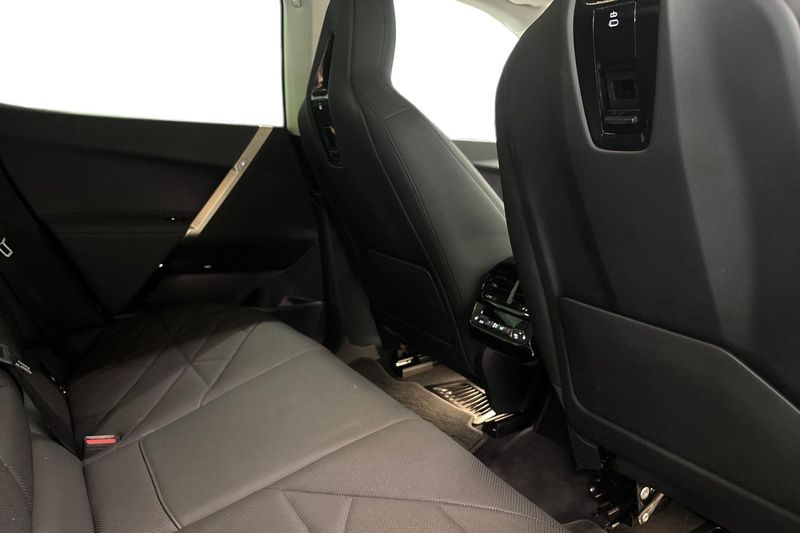 BMW iX bild 7