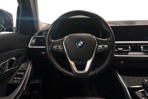 BMW 320 bild 9