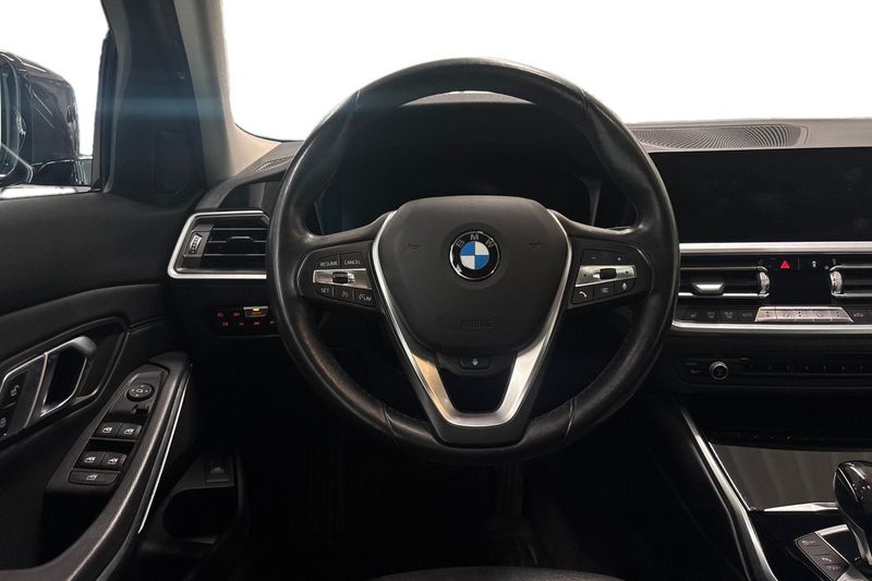 BMW 320 bild 9