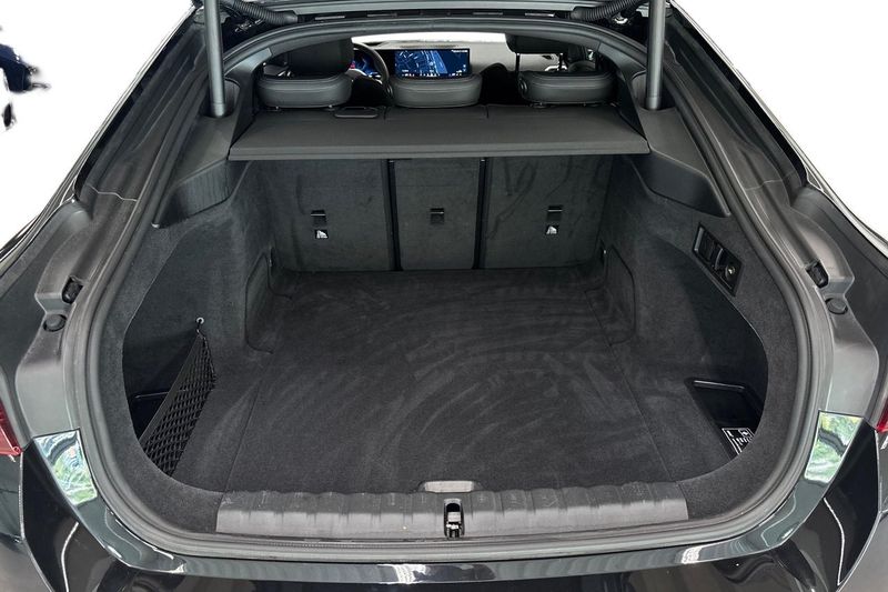 BMW i4 bild 10