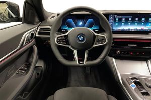 BMW i4 bild 9