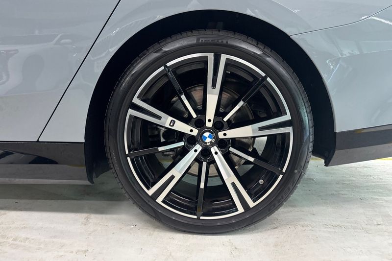 BMW 530 bild 16