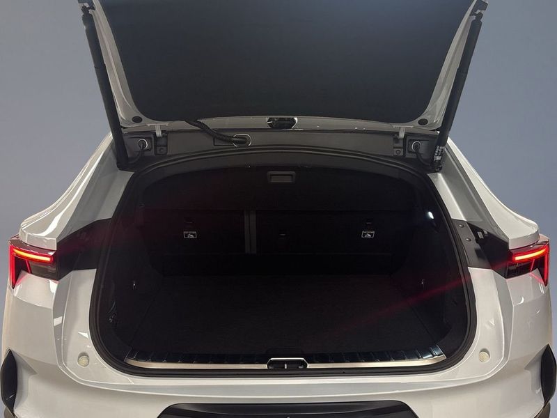 Polestar 4 bild 8