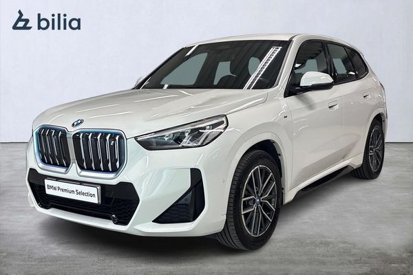 BMW iX1 xDrive 30 M-Sport | Drag | Backkamera | Rattväme | 18" - 2024