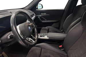 BMW iX1 bild 12