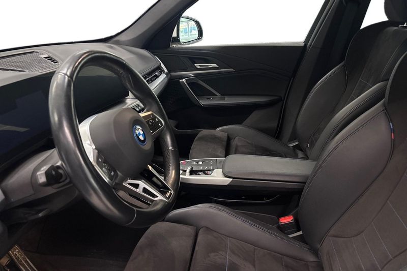 BMW iX1 bild 12