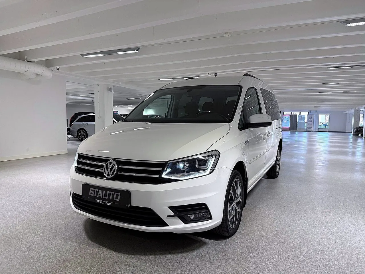 Vehicle image 8