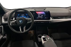 BMW iX2 bild 8