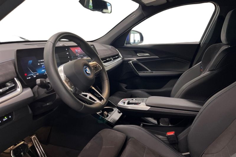 BMW iX2 bild 12