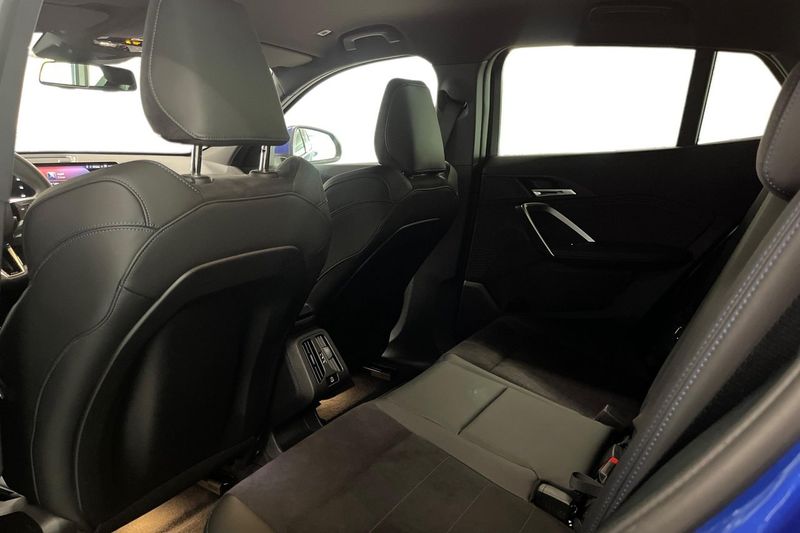 BMW iX2 bild 11