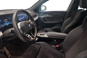 BMW iX2 bild 12