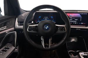 BMW iX2 bild 9