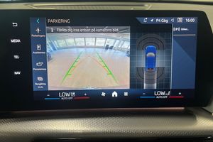 BMW iX2 bild 14