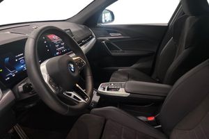 BMW iX2 bild 12