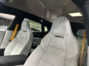 Polestar 4 bild 12