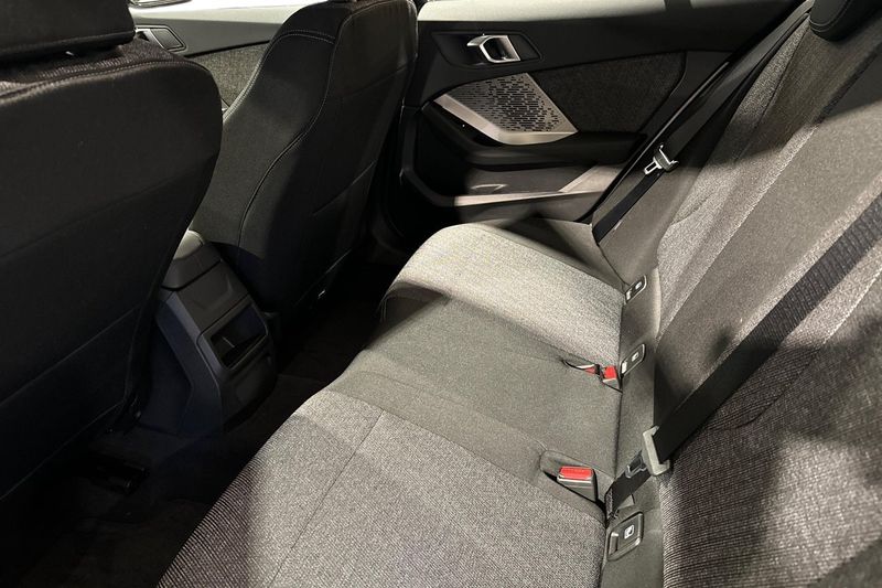 BMW 120 bild 11