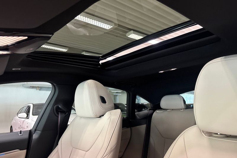 BMW i4 bild 17