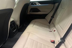 BMW i4 bild 15