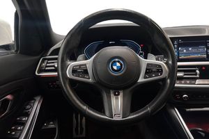 BMW 330 bild 9