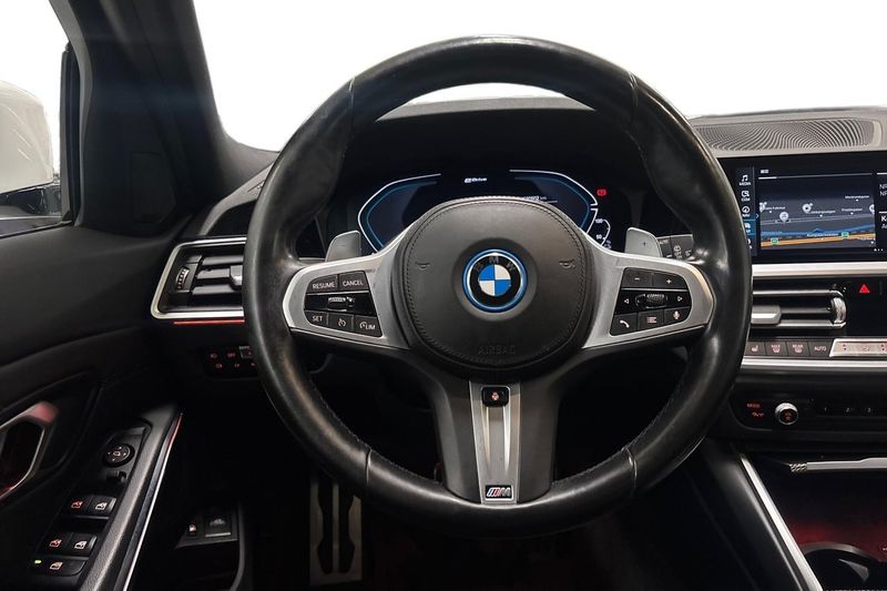 BMW 330 bild 9