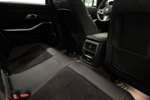 BMW 330 bild 7