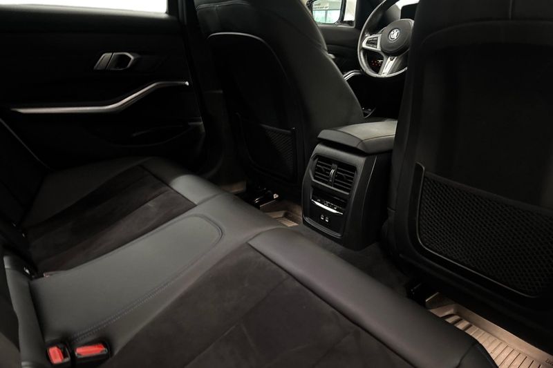 BMW 330 bild 7