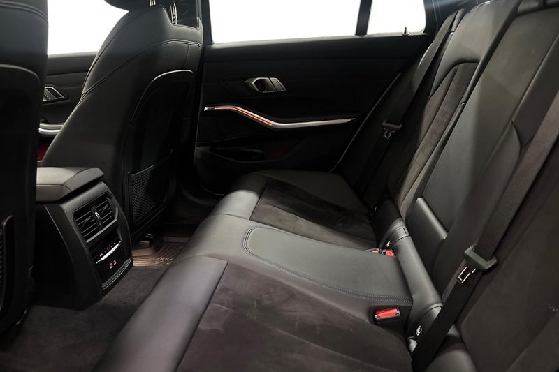 BMW 330 bild 11
