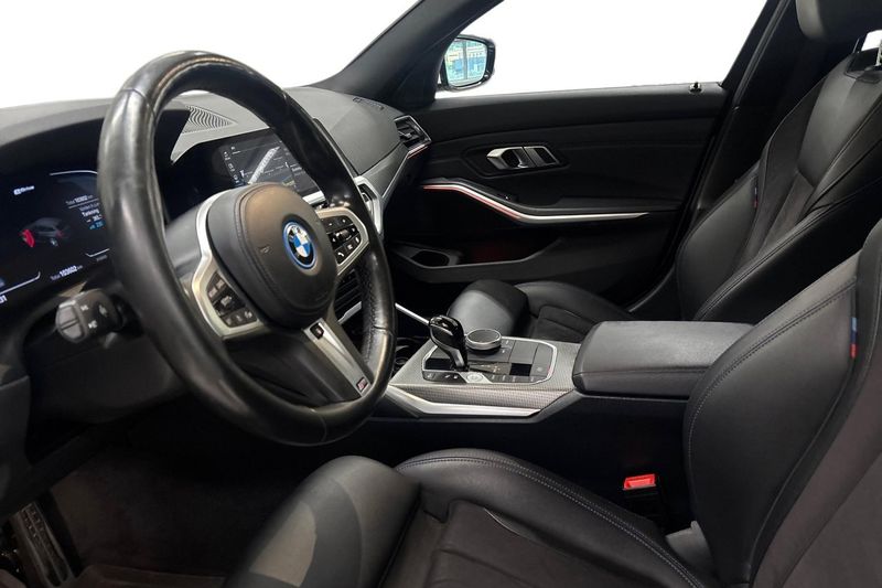 BMW 330 bild 12