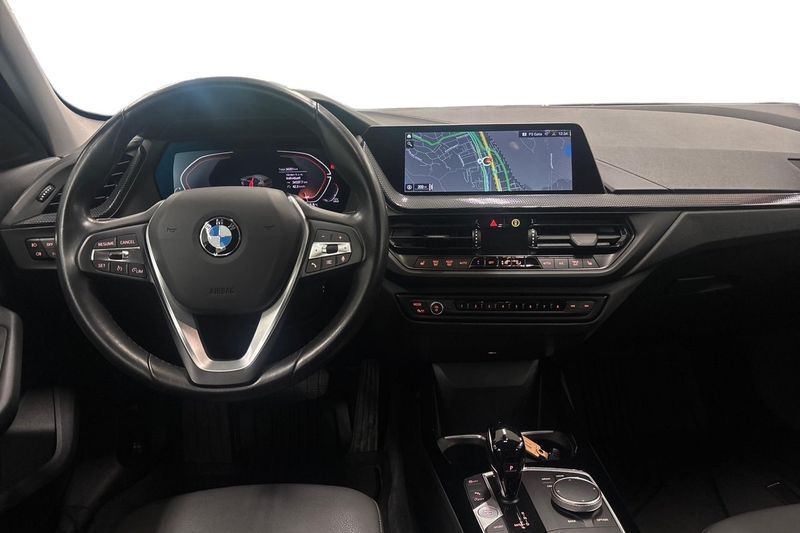 BMW 118 bild 8