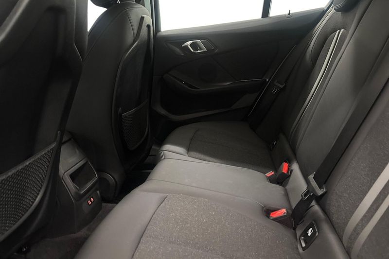 BMW 118 bild 11