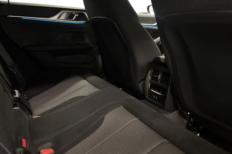 BMW i4 bild 7
