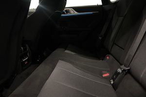BMW i4 bild 11