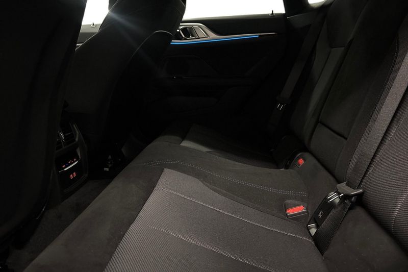 BMW i4 bild 11