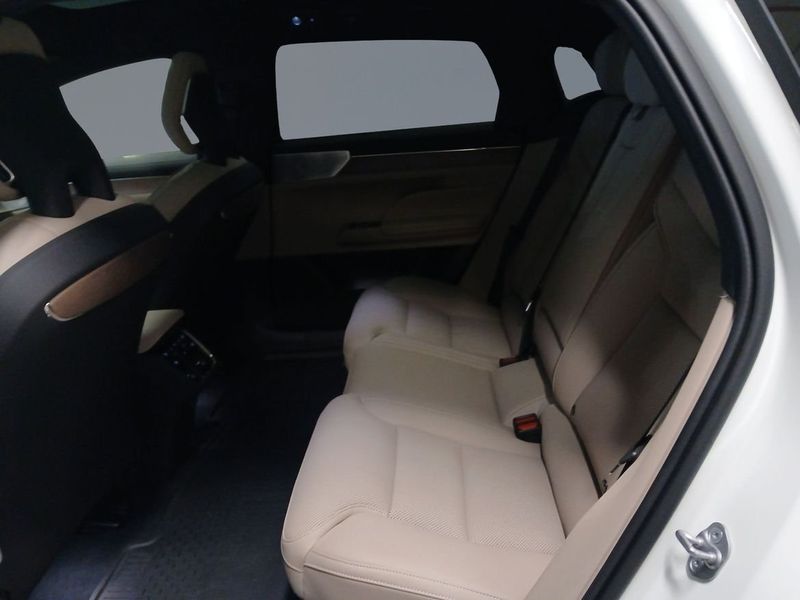 Volvo ES90 bild 9