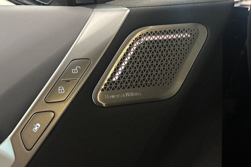 BMW iX bild 16