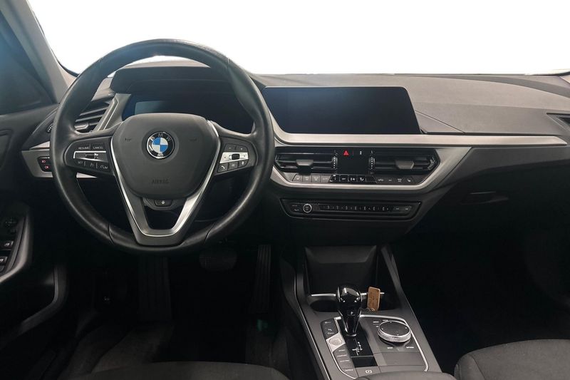 BMW 118 bild 8
