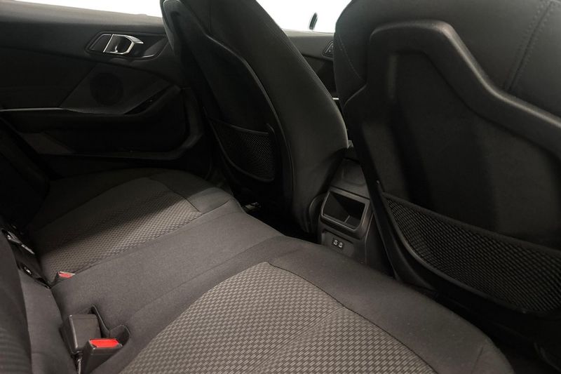 BMW 118 bild 7