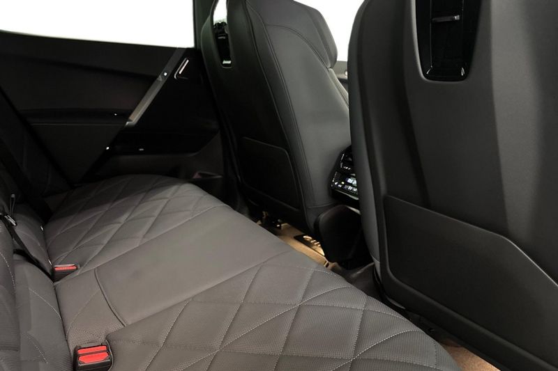 BMW iX bild 7