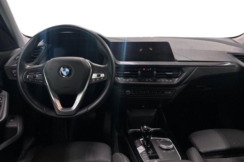 BMW 118 bild 8