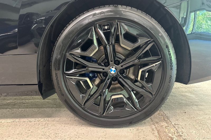 BMW iX bild 17