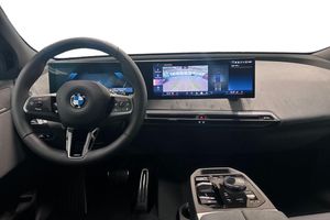 BMW iX bild 8
