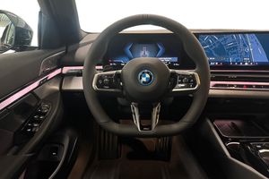 BMW i5 bild 9